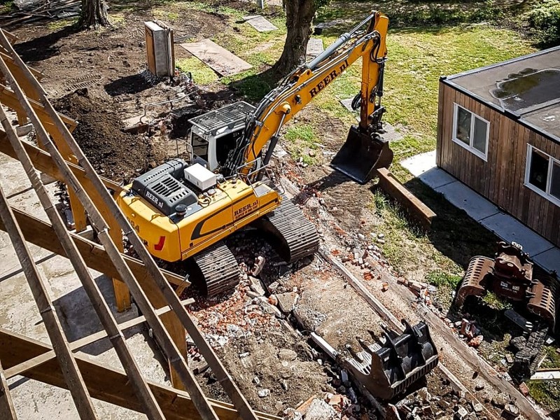 Slopen boerderijschuur in Uitwierde